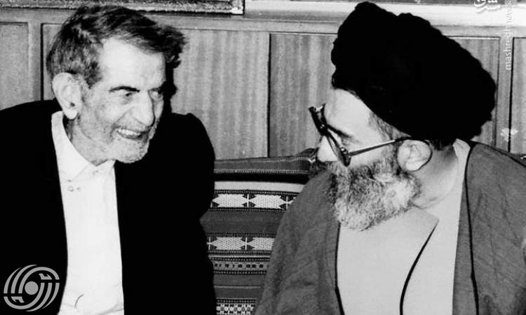 الشاعر الإيراني البارز "شهريار" مع قائد الثورة الإسلامية السيد علي الخامنئي