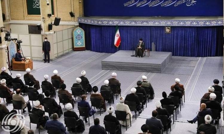 قائد الثورة الإسلامية آية الله العظمى السيد علي الخامنئي يلقي كلمة بالمشاركين في المؤتمر الدولي