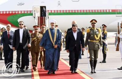 سلطان عمان يصل إلى طهران