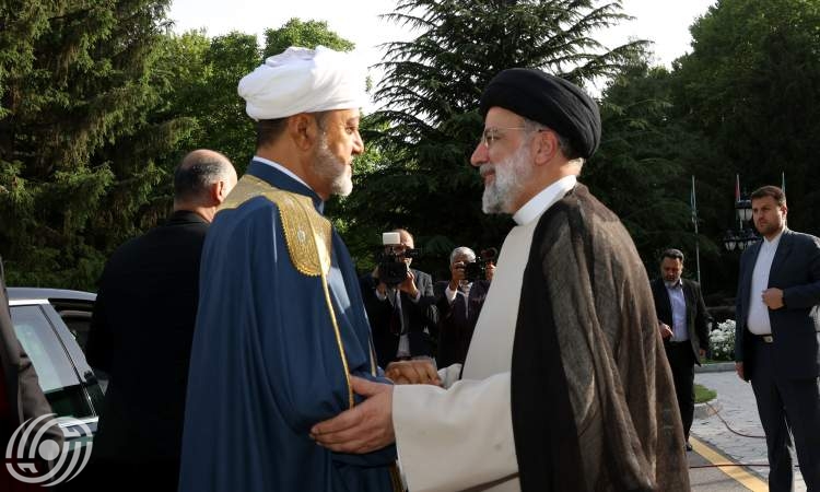 الرئيس الايراني يستقبل سلطان عمان رسمياً