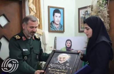 مسؤولون في الحرس الثوري يشكرون بطلة رياضية ايرانية أهدت ميداليتها للشهيد طهراني مقدم