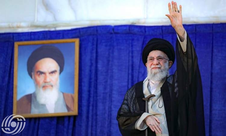 قائد الثورة الاسلامية: لا يمكن لأحد محو شخصية الامام الخميني من ذاكرة التاريخ