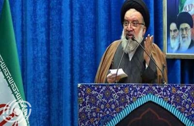 خطيب جمعة طهران: يجب على الشعوب المسلمة ان تجعل السويد تندم على تدنيس القرآن