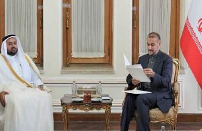أمين المجلس الاعلى للأمن القومي الايراني يتسلم رسالة من رئيس وزراء قطر  