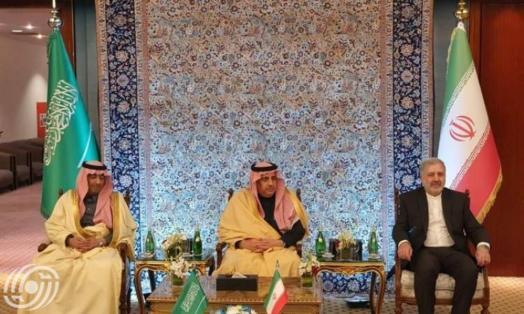 السفير الإيراني لدى الرياض علي رضا عنايتي، ونائب أمير منطقة الرياض، ونائب وزير المراسم بالمملكة العربية السعودية