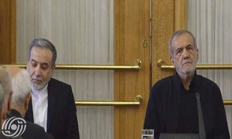 الرئيس الايراني يؤكد على تعزيز العلاقات مع دول الجوار وروسيا والصين