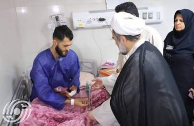 ممثل قائد الثورة يزور جرحى الهجوم الارهابي في زاهدان
