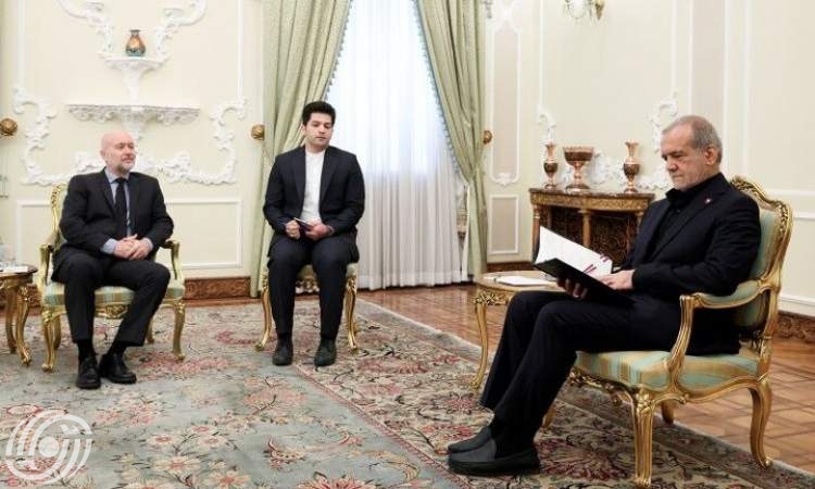 بزشكيان: تطوير العلاقات مع جميع الدول في إطار الاحترام المتبادل من المبادئ الأساسية لسياسة إيران