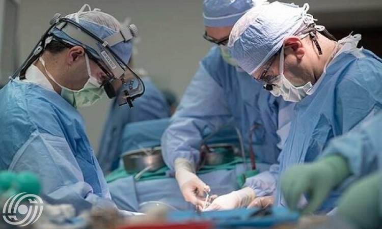 جراحة ناجحة لاستئصال ورم في قاعدة الجمجمة دون شق الرأس