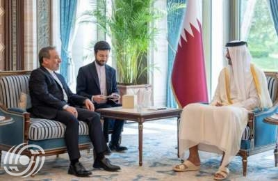 عراقجي يلتقي أمير قطر في الدوحة
