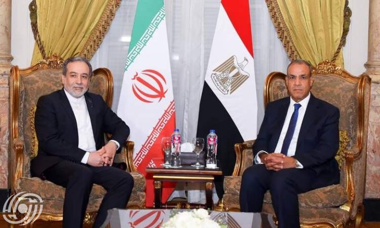 وزير الخارجية الايراني يلتقي نظيره المصري في القاهرة