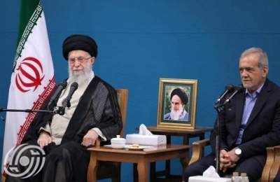 الرئيس الايراني يلتقي قائد الثورة الاسلامية قبل توجهه إلى نيويورك