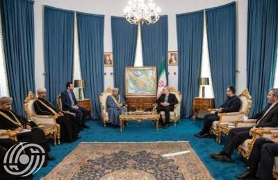 وزير الداخلية العماني يلتقي أمين المجلس الأعلى للأمن القومي الإيراني في طهران