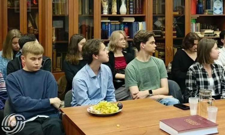 تعرف طلاب موسكو على اللغة والثقافة الفارسية