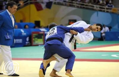 لاعب إيراني كفيف يحرز الميدالية الذهبية ببطولة آسيا للجودو