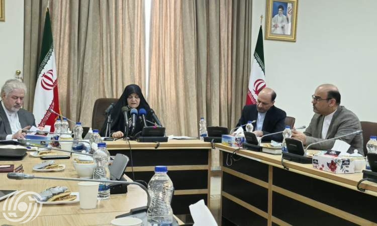 العقوبات الامريكية الأحادية على إيران هي في حقيقتها حرب شاملة ضد الشعب الايراني العقوبات الامريكية الأحادية على إيران هي في حقيقتها حرب شاملة ضد الشعب الايراني