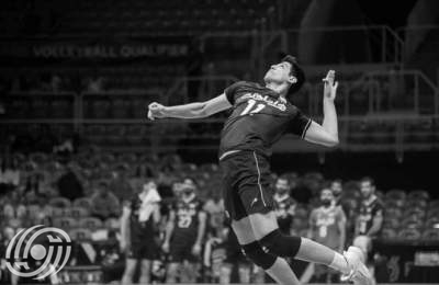 قائد الثورة يعزي عائلة لاعب المنتخب الوطني للكرة الطائرة