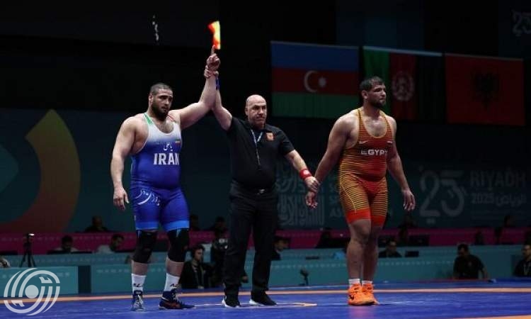 المصارعون الايرانيون يظفرون بالذهب