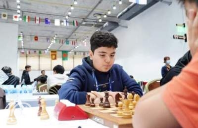 لاعبو الشطرنج الإيرانيون يحصدون ميداليتين ذهبيتين