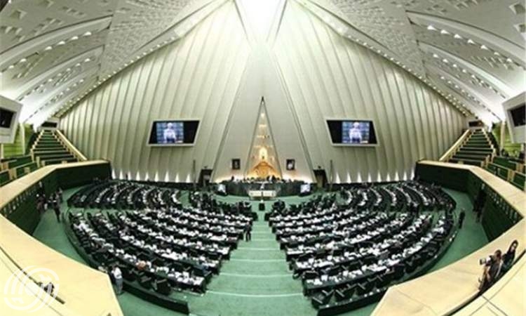 جلسة مغلقة في البرلمان الإيراني حول الموازنة السنوية