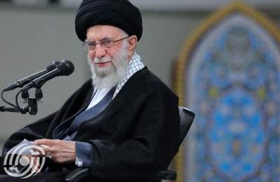 قائد الثورة: النساء لسن ربة منزل، بل مديرات قائد الثورة: النساء لسن ربة منزل، بل مديرات