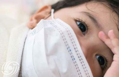 الفرق بين أعراض البرد والإنفلونزا وفيروس كورونا عند الأطفال