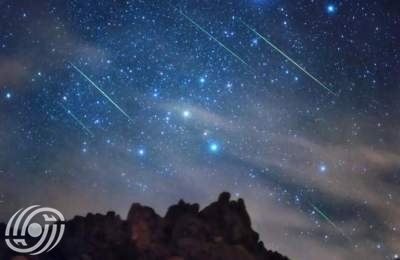 سماء إيران تنتظر زخات الشهب الأكثر عدداً هذا العام