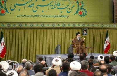 قائد الثورة: الشعب الإيراني أحبط مساعي العدو المتواصلة لتغيير هويته الدينية والتاريخية