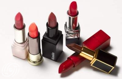 الآثار الجانبية الخطيرة للاستخدام المستمر لأحمر الشفاه الآثار الجانبية الخطيرة للاستخدام المستمر لأحمر الشفاه